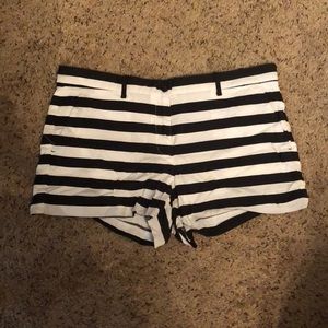 Black and White Gap Stretch Shorts Sz 10